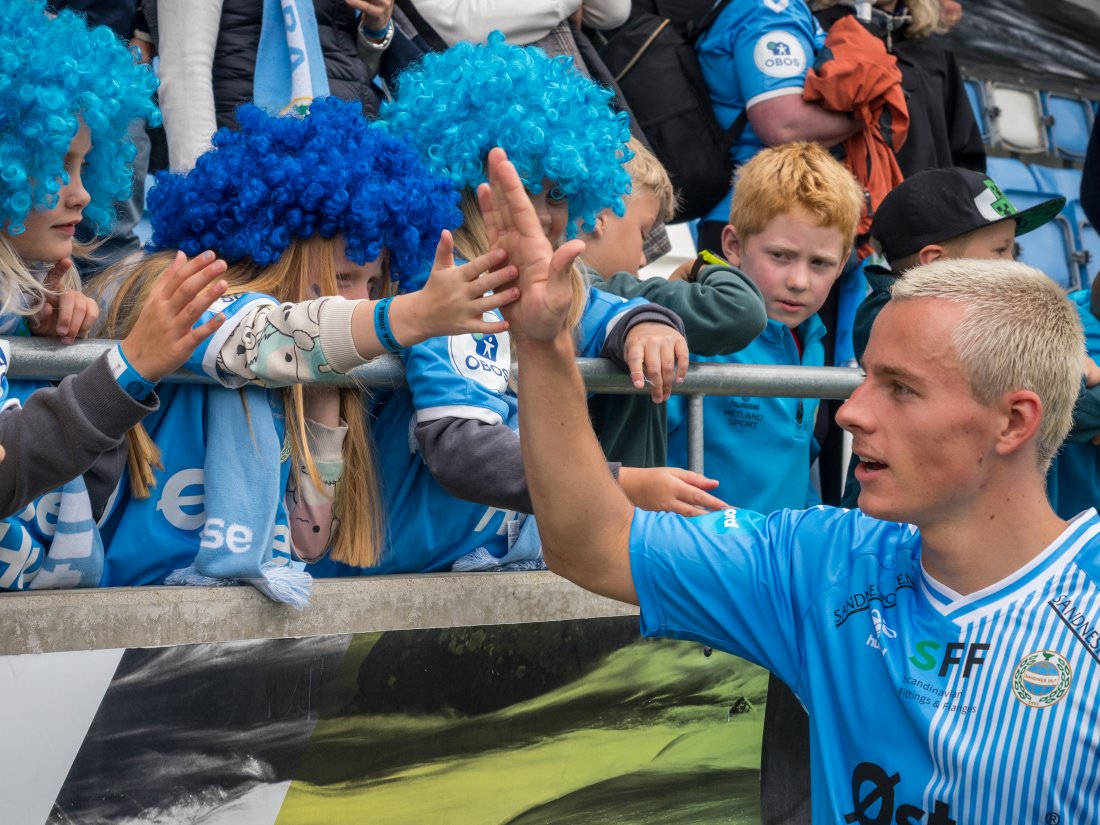 Ny sveis - samme mann. Berland feirer med publikum. (Foto: Nanco Hoogstad)