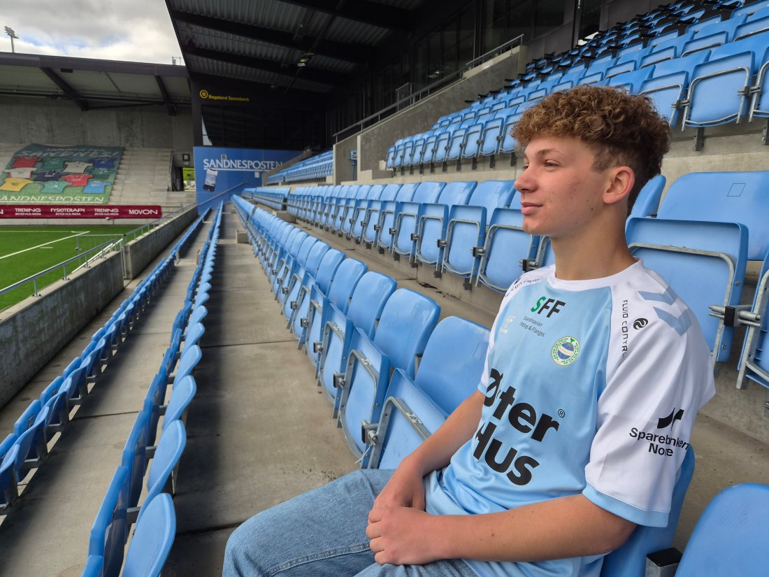 Filip Våge (15) har signert en proffkontrakt ut 2028-sesongen.