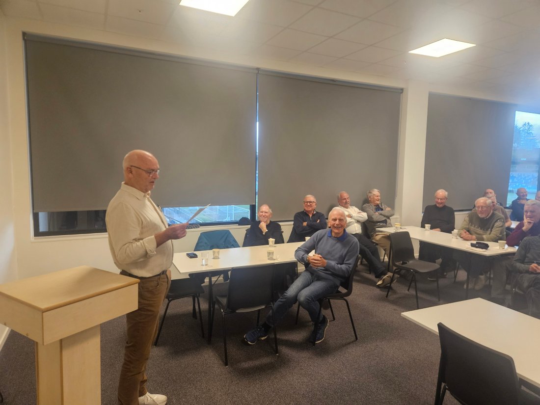 Rune Svarstad hadde på tampen av møte 2 vitser. Dette for å sikre at de oppmøtte i alle fall ville forstå en av dem.