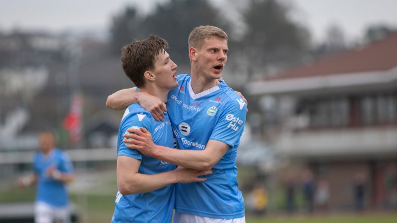 Kryger og Ari Mohr Jonsson jubler for scoring. Foto: Rune Eikeland, RM Foto.