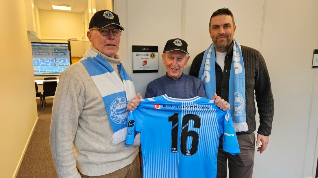 fra venstre: Ingvar Waage (Lions), Kjell Huseby (Lions) og Eirik Haver (Sparebanken Norge)