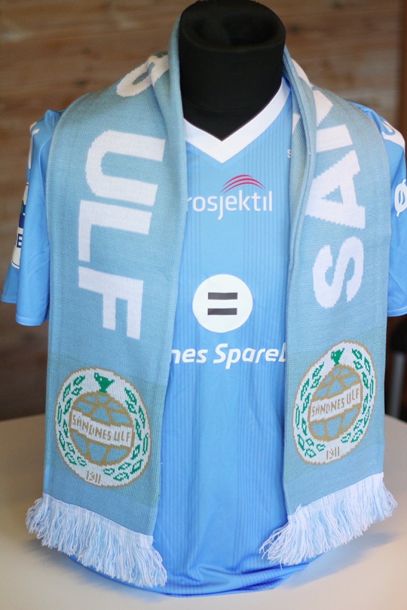 Slik ser de nye skjerfene ut.