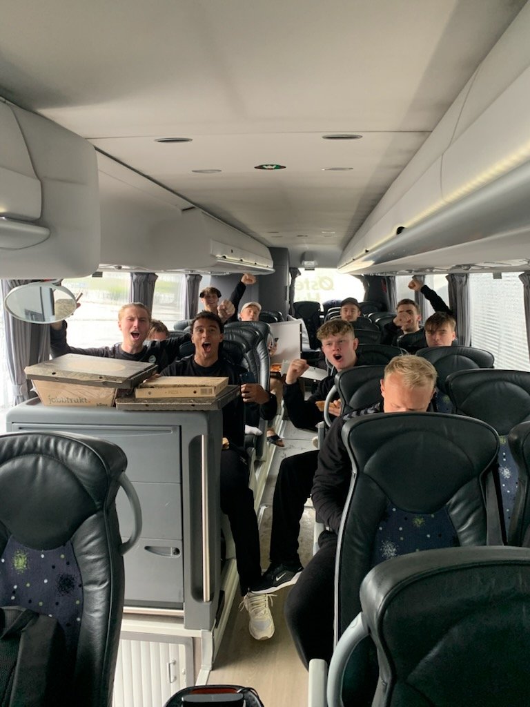 God stemning i bussen på vei hjem.
