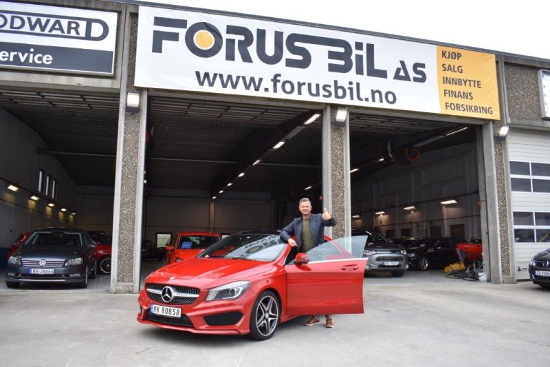 Innehaver Morten Vigesdal i Forus Bil gleder seg til #MedUansett-kampen.