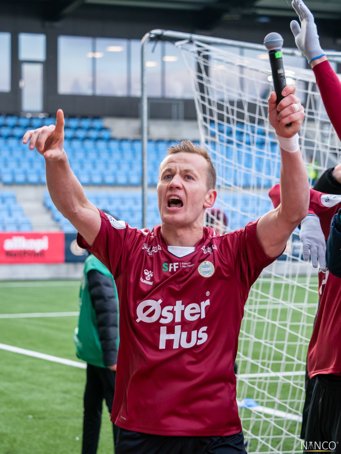 Stålinho likte å fyre opp fansen. Her etter seieren mot IK Start i 4. runde i cupen 2022. (Foto: Nanco Hoogstad)