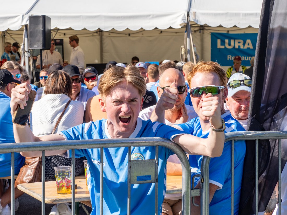 Vi håper å se slike jubelbrøl både før og etter kampen. (Foto: Nanco Hoogstad)